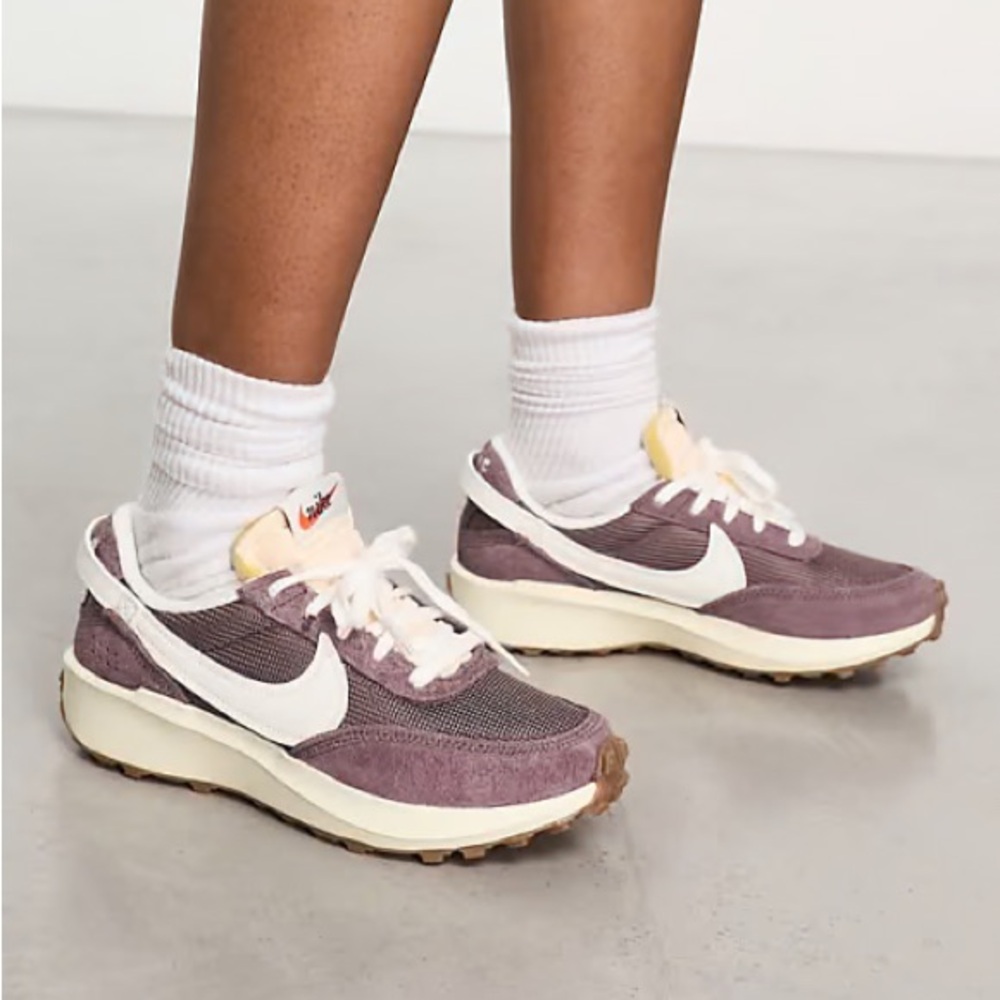 NIKE Waffle Debut Plum Purple Eclipse Sneaker DX2931-200 Women’s 9 / Men’s 7.5